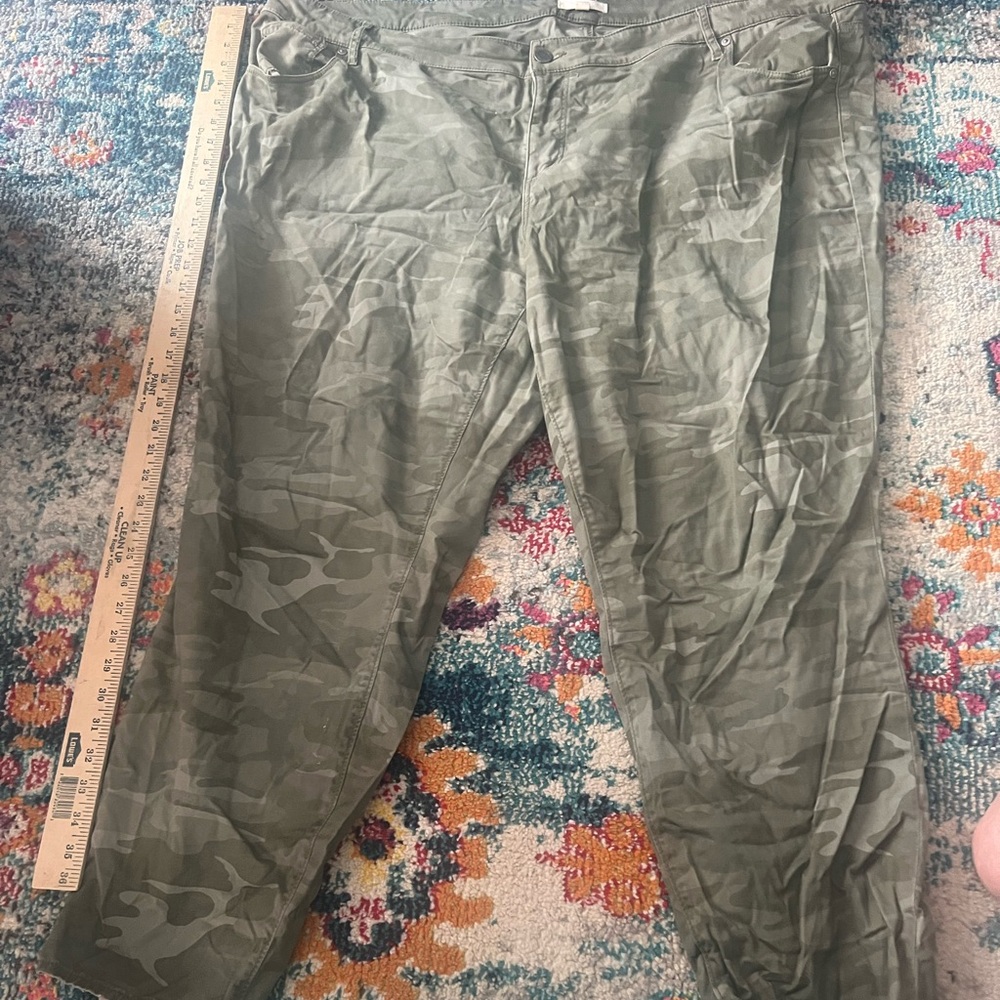 Loft Plus 26 Camo Ankle Pants